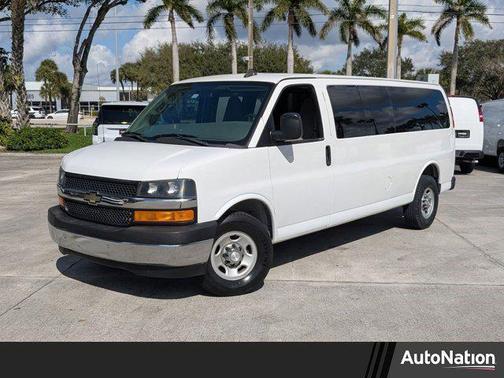 2017 Chevrolet Express 3500 LT