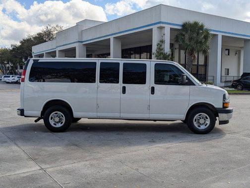 2017 Chevrolet Express 3500 LT