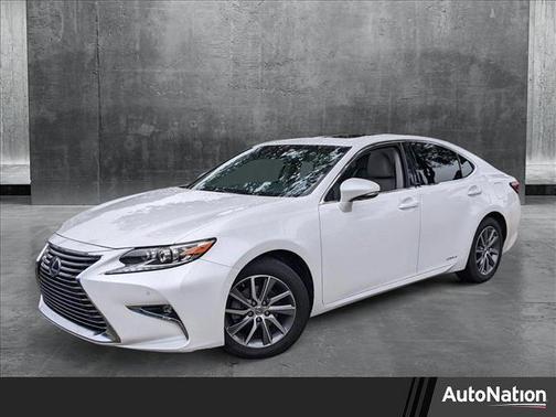 2017 Lexus ES 300h Base