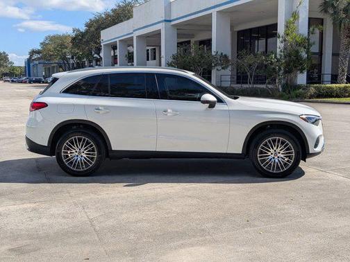 2025 Mercedes-Benz GLC 300 4MATIC