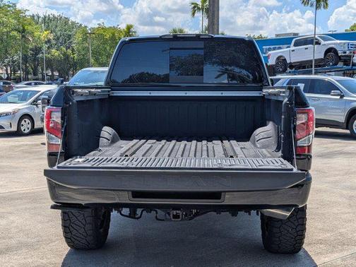 Magnetic Black Metallic 2019 Nissan Titan SL