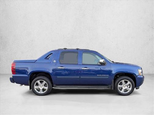 2013 Chevrolet Avalanche LS