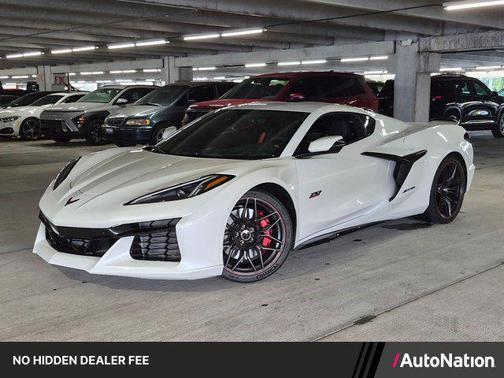 White Pearl Metallic Tricoat 2023 Chevrolet Corvette Z06