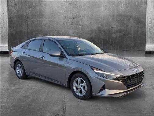 2022 Hyundai ELANTRA SE