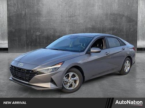 2022 Hyundai ELANTRA SE