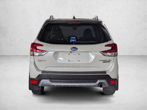 Crystal White Pearl 2024 Subaru Forester Touring