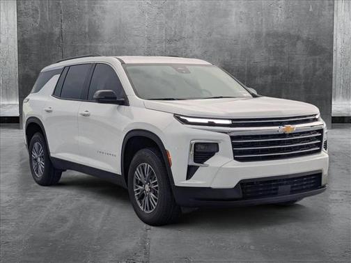 2025 Chevrolet Traverse LT