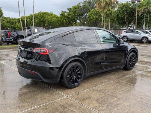 2021 Tesla Model Y Standard Range Rear-Wheel Drive
