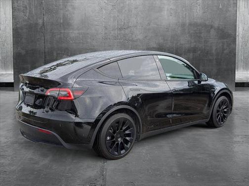 2021 Tesla Model Y Standard Range Rear-Wheel Drive