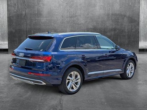 2021 Audi Q7 45 Premium Plus