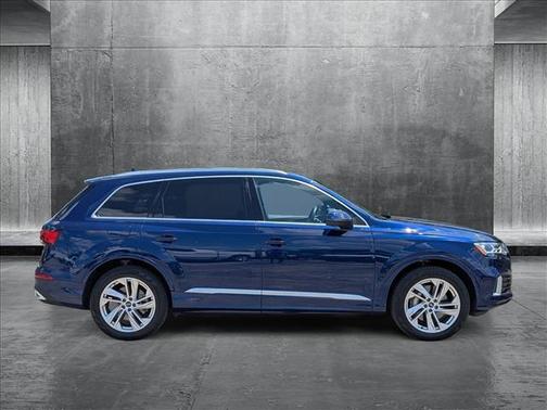 2021 Audi Q7 45 Premium Plus