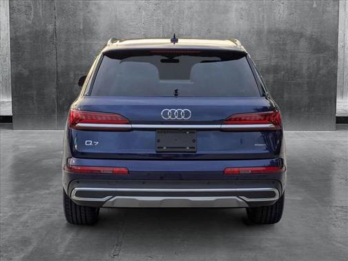 2021 Audi Q7 45 Premium Plus