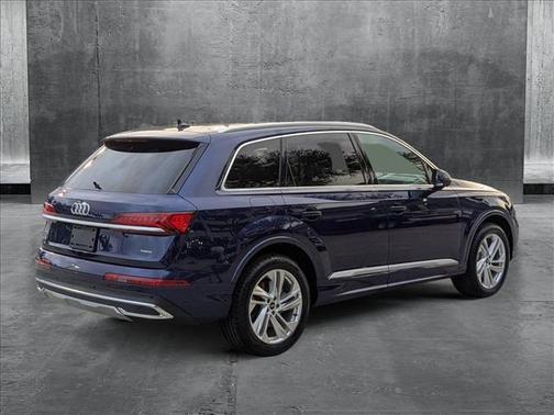 2021 Audi Q7 45 Premium Plus
