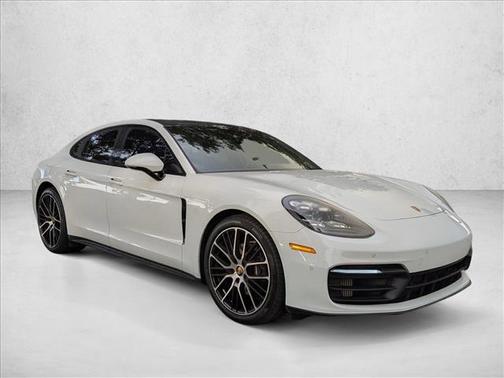 2022 Porsche Panamera RWD