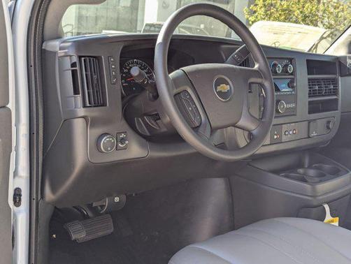 2025 Chevrolet Express 2500 RWD 2500 Regular Wheelbase WT