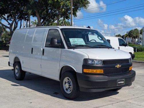 2025 Chevrolet Express 2500 RWD 2500 Regular Wheelbase WT