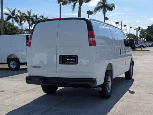 2025 Chevrolet Express 2500 RWD 2500 Regular Wheelbase WT