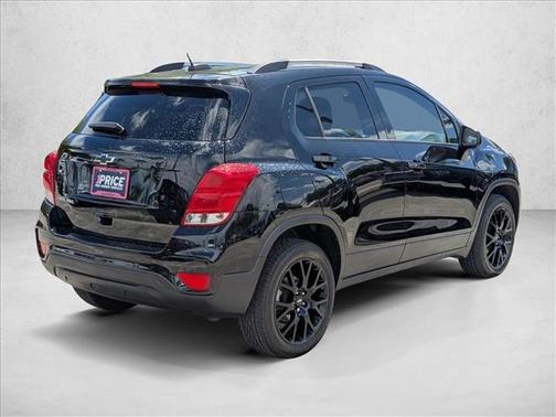 Mosaic Black Metallic 2022 Chevrolet Trax LT