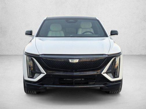Crystal White Tricoat 2024 Cadillac LYRIQ Sport