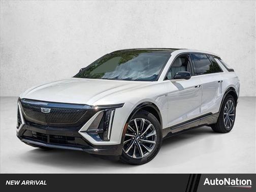 Crystal White Tricoat 2024 Cadillac LYRIQ Sport