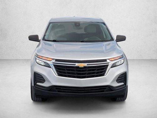 Silver Ice Metallic 2022 Chevrolet Equinox LS