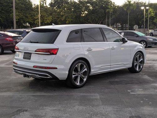 2023 Audi Q7 55 Prestige