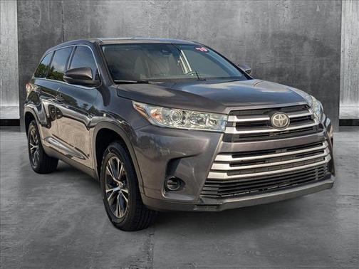 2019 Toyota Highlander LE I4