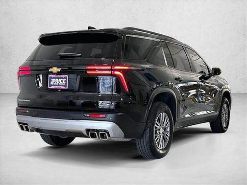 Mosaic Black Metallic 2025 Chevrolet Traverse LT