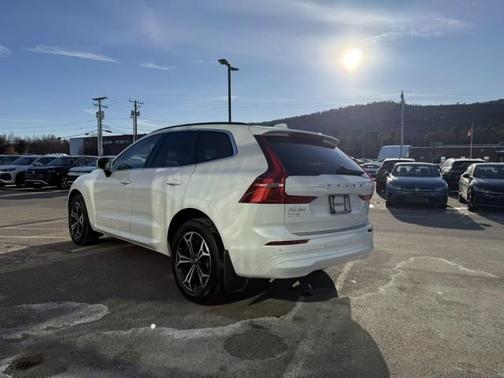 2022 Volvo XC60 B5 Momentum