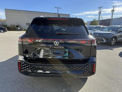 2026 Volkswagen Tiguan 2.0T SEL