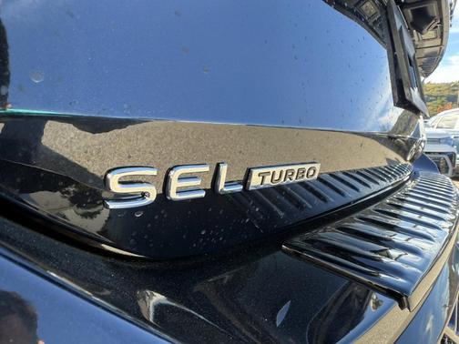 2026 Volkswagen Tiguan 2.0T SEL