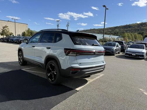 Monument Gray W/Deep Black Roof 2026 Volkswagen Taos 1.5T SE Black