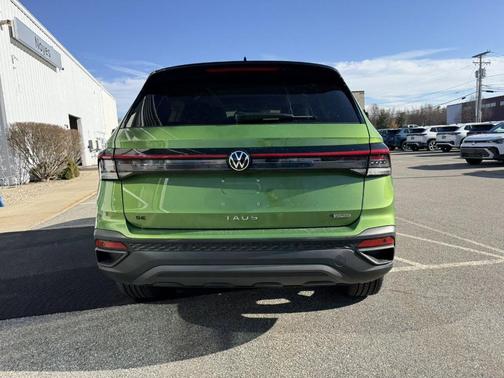 2026 Volkswagen Taos 1.5T SE Black