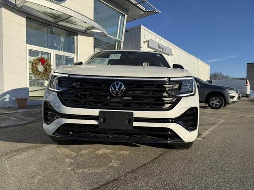2026 Volkswagen Atlas Cross Sport 2.0T SEL R-Line Black