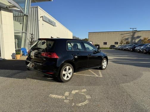 2017 Volkswagen Golf TSI Wolfsburg Edition 4-Door