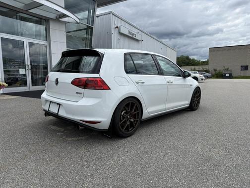 Pure White 2017 Volkswagen Golf GTI Sport 4-Door