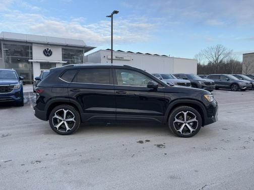 2025 Volkswagen Taos 1.5T SEL
