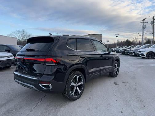 2025 Volkswagen Taos 1.5T SEL
