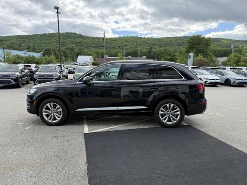 Orca Black Metallic 2019 Audi Q7 55 Premium Plus