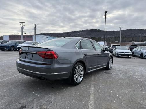 2016 Volkswagen Passat V6 SEL Premium