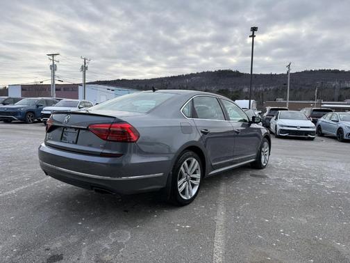 2016 Volkswagen Passat V6 SEL Premium
