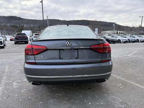 2016 Volkswagen Passat V6 SEL Premium