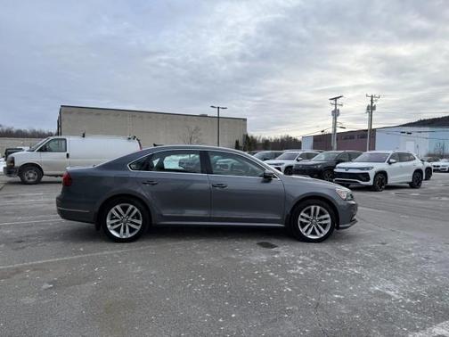 2016 Volkswagen Passat V6 SEL Premium