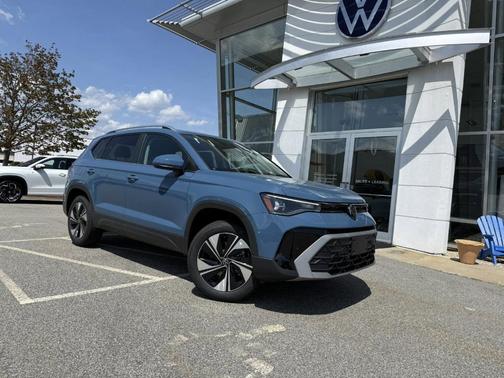 Monterey Blue Pearl 2026 Volkswagen Taos 1.5T SE