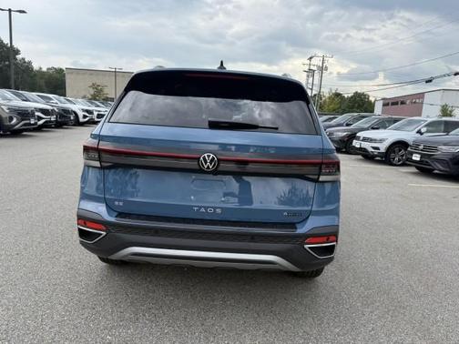2025 Volkswagen Taos 1.5T SE