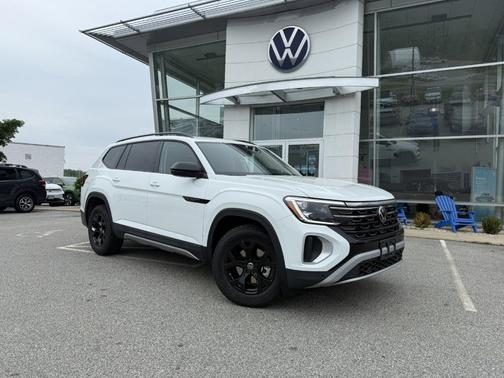 2025 Volkswagen Atlas 2.0T Peak Edition