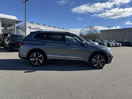 2022 Volkswagen Tiguan 2.0T SEL R-Line