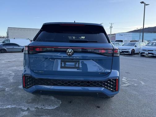 2026 Volkswagen Tiguan 2.0T SEL