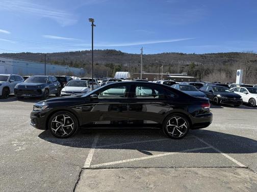 2021 Volkswagen Passat 2.0T R-Line