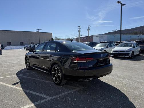 2021 Volkswagen Passat 2.0T R-Line